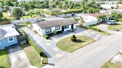 Beach Home For Sale in West Palm Beach, Florida