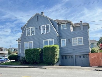 Beach Home For Sale in Eureka, California