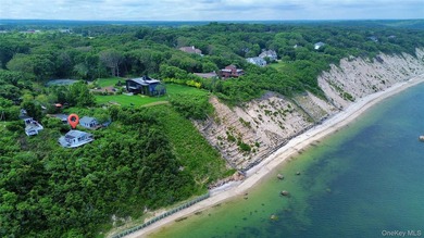 Beach Home For Sale in Baiting Hollow, New York
