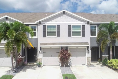 Beach Townhome/Townhouse Sale Pending in Sarasota, Florida