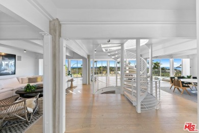 Beach Home For Sale in Malibu, California
