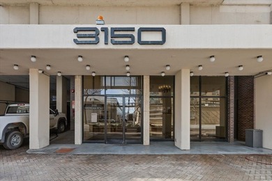 Beach Condo For Sale in Chicago, Illinois