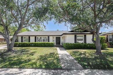 Beach Home For Sale in Corpus Christi, Texas