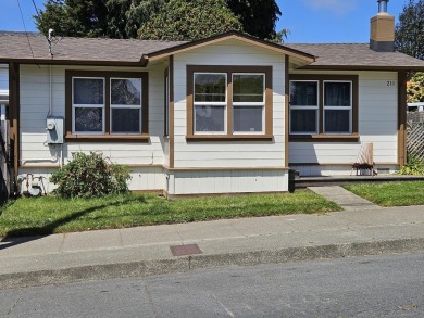 Beach Home For Sale in Eureka, California