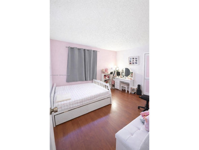 Beach Condo For Sale in Miami, Florida