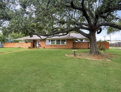 Beach Home Sale Pending in Port Arthur, Texas