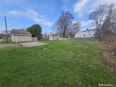 Beach Lot Active Under Contract in Old Saybrook, Connecticut