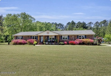Beach Home For Sale in New Bern, North Carolina