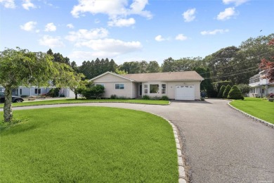 Beach Home For Sale in East Quogue, New York