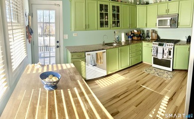 Beach Home For Sale in New Haven, Connecticut