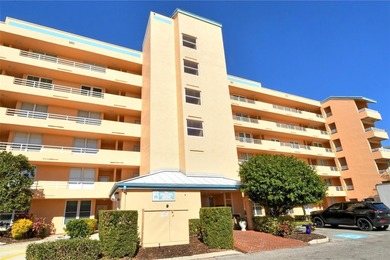 Beach Condo Sale Pending in Bradenton, Florida