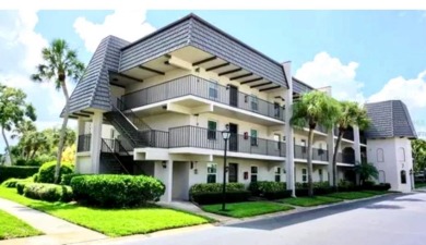 Beach Condo For Sale in Seminole, Florida