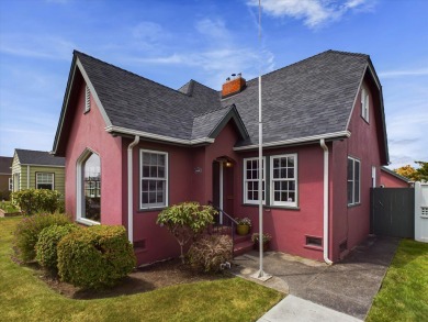 Beach Home For Sale in Eureka, California