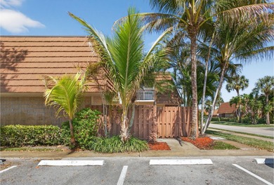 Beach Townhome/Townhouse For Sale in Jupiter, Florida