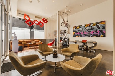 Beach Condo For Sale in Venice, California