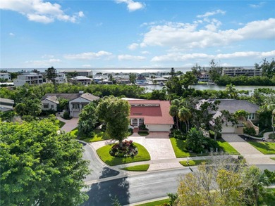 Beach Home Sale Pending in Longboat Key, Florida