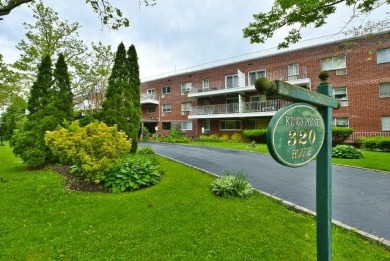 Beach Home Sale Pending in Great Neck, New York