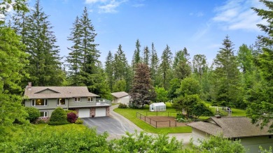 Beach Home For Sale in Campbell River, 