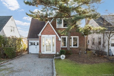 Beach Home For Sale in Amityville, New York