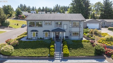 Beach Home For Sale in Coos Bay, Oregon