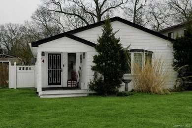 Beach Condo Sale Pending in Patchogue, New York