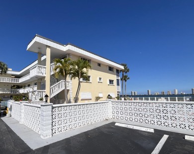 Beach Condo For Sale in North Palm Beach, Florida