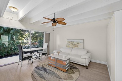 Beach Condo For Sale in South Palm Beach, Florida