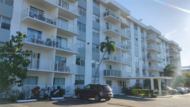 Beach Condo For Sale in North Miami Beach, Florida