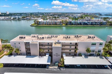 Beach Condo For Sale in South Pasadena, Florida