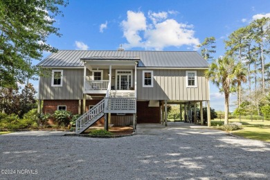 Beach Home For Sale in Beaufort, North Carolina