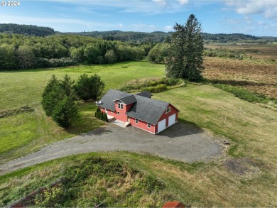 Beach Home For Sale in Astoria, Oregon