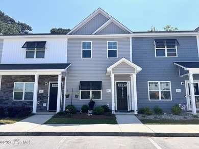 Beach Townhome/Townhouse For Sale in Swansboro, North Carolina