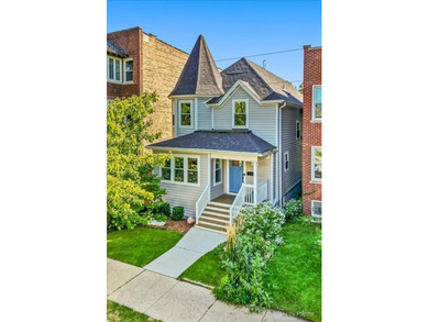Beach Home Active Under Contract in Chicago, Illinois