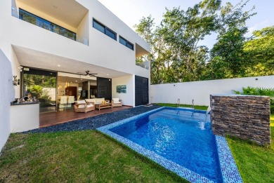 Beach Home For Sale in Playa Del Carmen, 