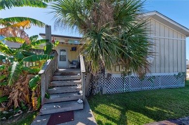 Beach Townhome/Townhouse For Sale in Port Aransas, Texas