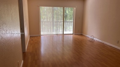 Beach Condo For Sale in Tamarac, Florida
