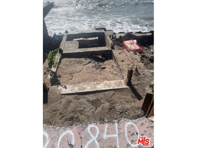 Beach Lot For Sale in Malibu, California