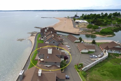 Beach Condo For Sale in East Haven, Connecticut