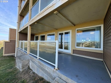 Beach Condo For Sale in Florence, Oregon