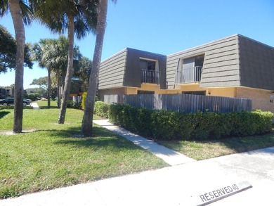 Beach Townhome/Townhouse For Sale in West Palm Beach, Florida