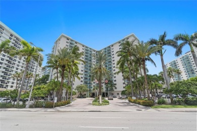 Beach Condo For Sale in Hollywood, Florida