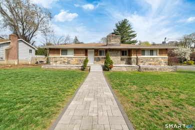 Beach Home Sale Pending in Bridgeport, Connecticut