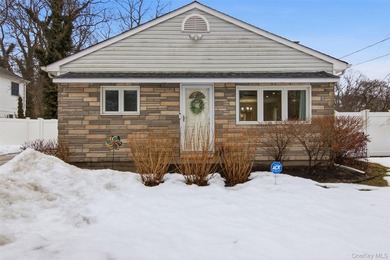 Beach Home Sale Pending in Sound Beach, New York