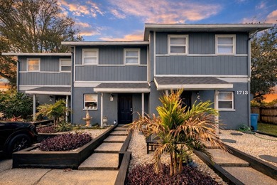 Beach Townhome/Townhouse For Sale in Oldsmar, Florida