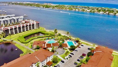 Beach Condo For Sale in Hypoluxo, Florida