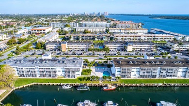 Beach Home For Sale in North Palm Beach, Florida