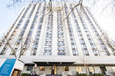 Beach Condo Active Under Contract in Chicago, Illinois