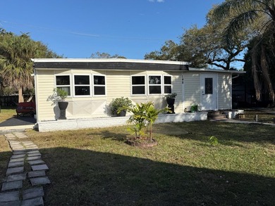 Beach Home For Sale in Palm Beach Gardens, Florida