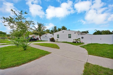 Beach Home For Sale in Hollywood, Florida