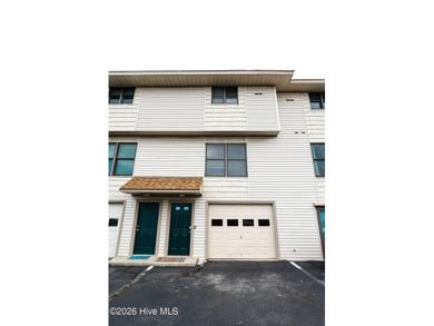Beach Townhome/Townhouse For Sale in Kitty Hawk, North Carolina